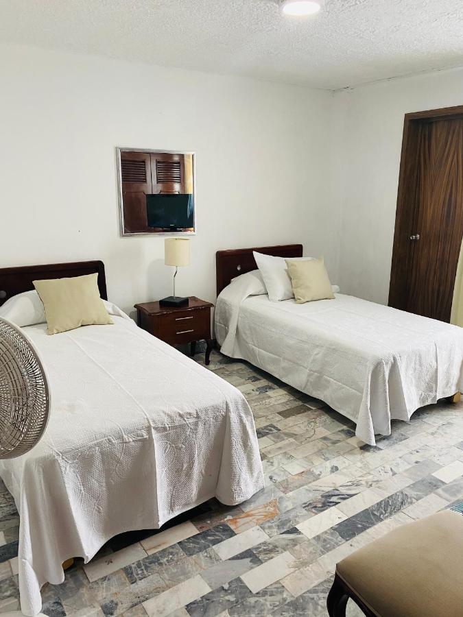 Hostal Guadalajara Cosmopolitan Providencia エクステリア 写真