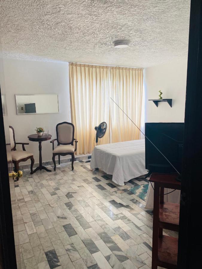 Hostal Guadalajara Cosmopolitan Providencia エクステリア 写真