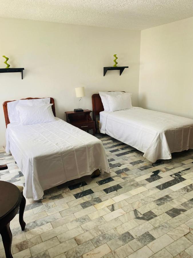 Hostal Guadalajara Cosmopolitan Providencia エクステリア 写真