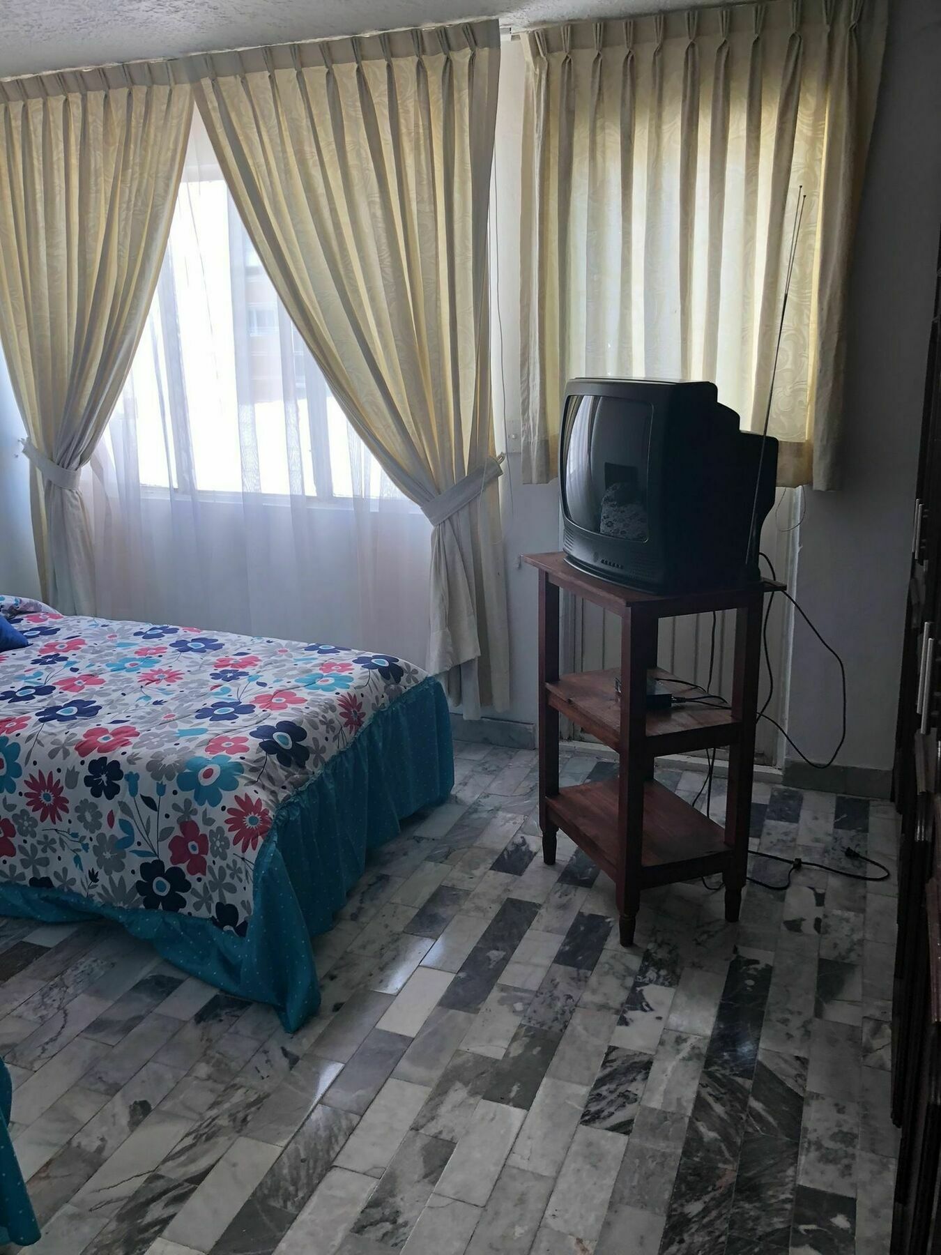 Hostal Guadalajara Cosmopolitan Providencia エクステリア 写真